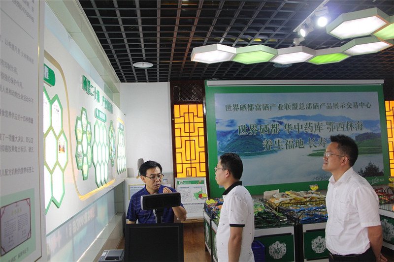 ����ũ������������ΰ������һ�е��⸣��ҵ�������